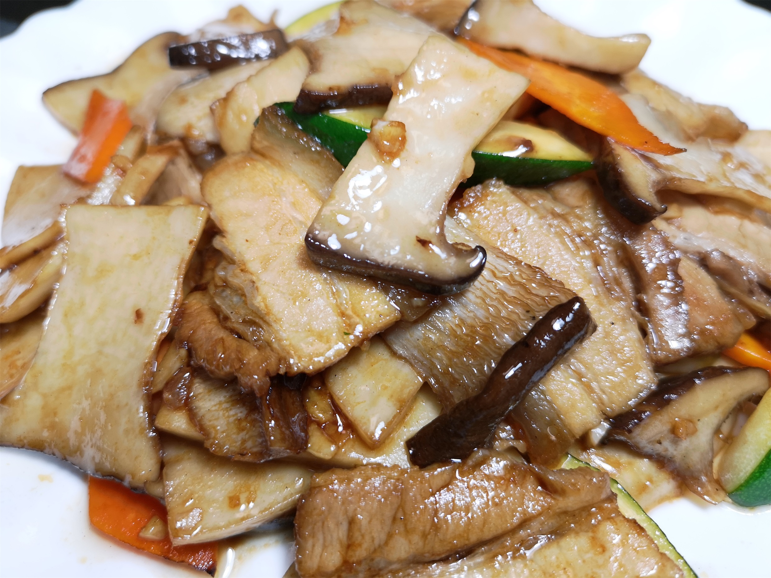 杏鲍菇炒肉这样做超下饭，鲜香滑嫩香辣开胃，入冬以后要常吃 - 哔哩哔哩